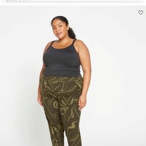 Unversal Standard Jogger NWT